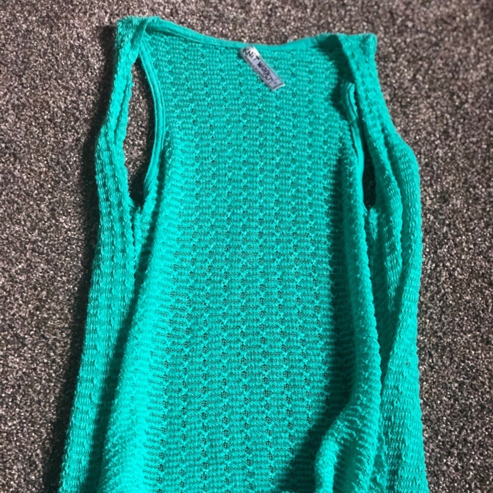 Thin sweaters